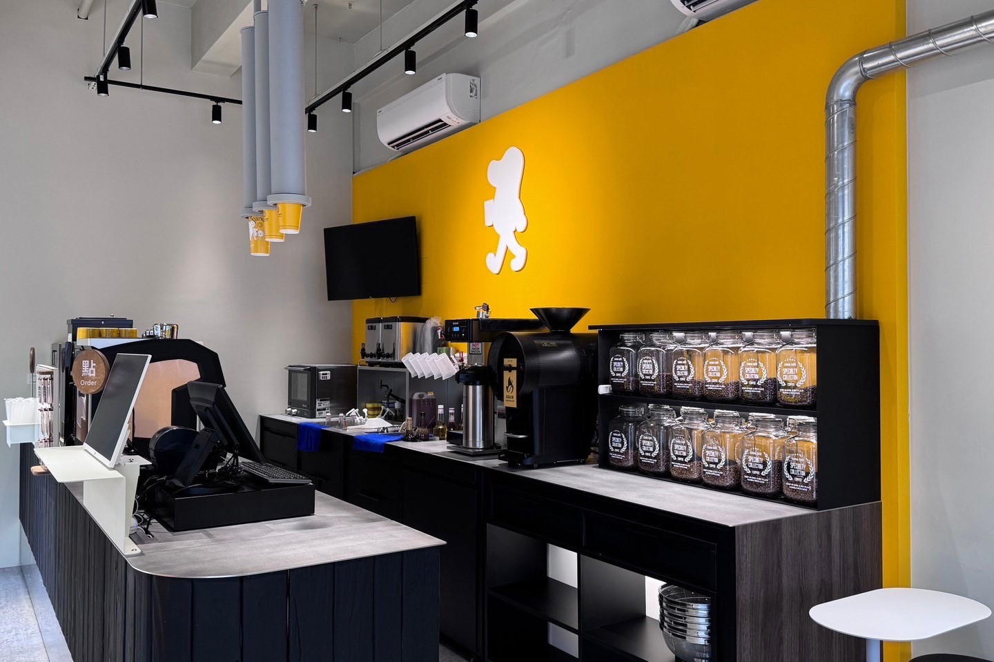 CAMA CAFE迭代店型，規格化與精簡化同時保留新鮮現烘特色